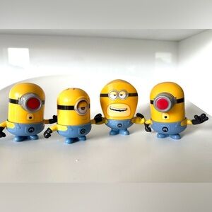 Yellow and Blue Minions Action Figures Playset NWOT